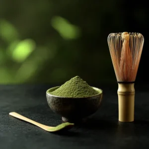 ผงชาเขียวมัทฉะแท้ บดหินกลิ่นอูมามิ ชงร้อน–เย็นได้ ฟองเนียน เหมาะทำลาเต้และขนม